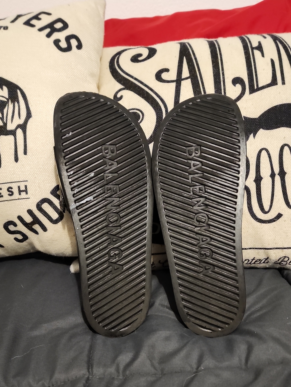 Authentic Balenciaga Black Men's Logo Slide Sandals Size 11 - Picture 4 of 4